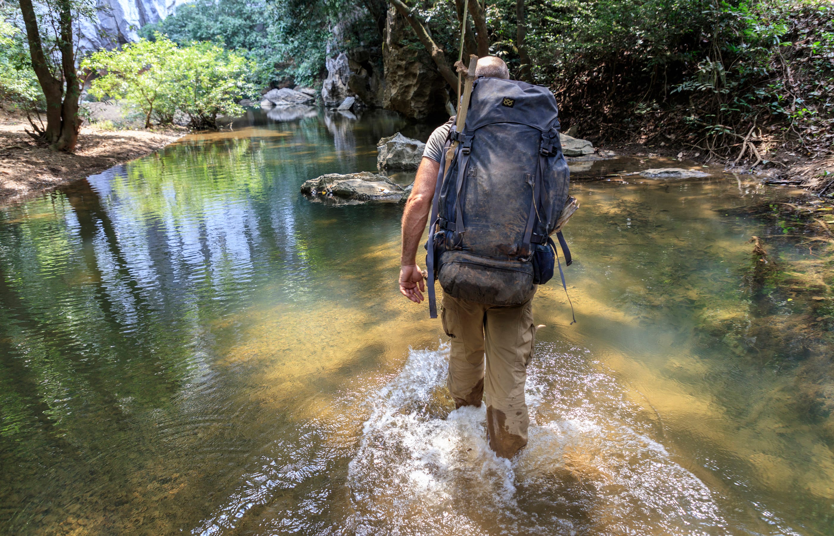 Solo adventure. Эд Стаффорд Амазонка. Путешественники одиночки в дикой природе. Ed Stafford Walking the Amazon. Эд Стаффорд прошел амазонку.