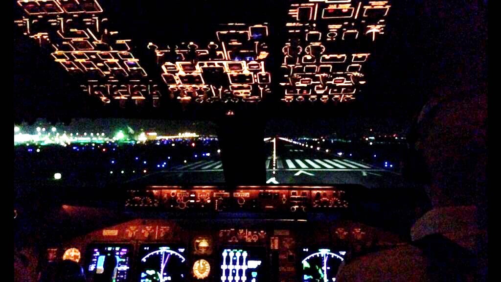 BA_PILOT_08 AIRPLANE COCKPIT PHOTOGRAPHY