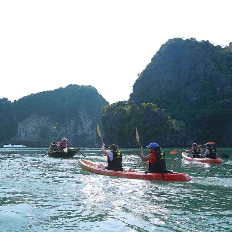 Flash Pack Adventure holidays for solo travellers in their 30s & 40s