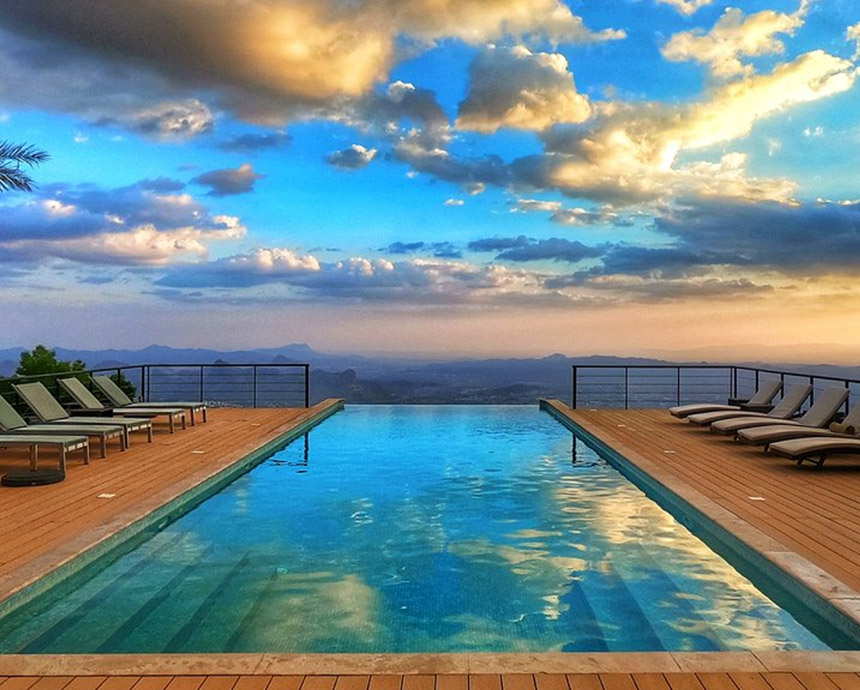 The View, Al Hamra