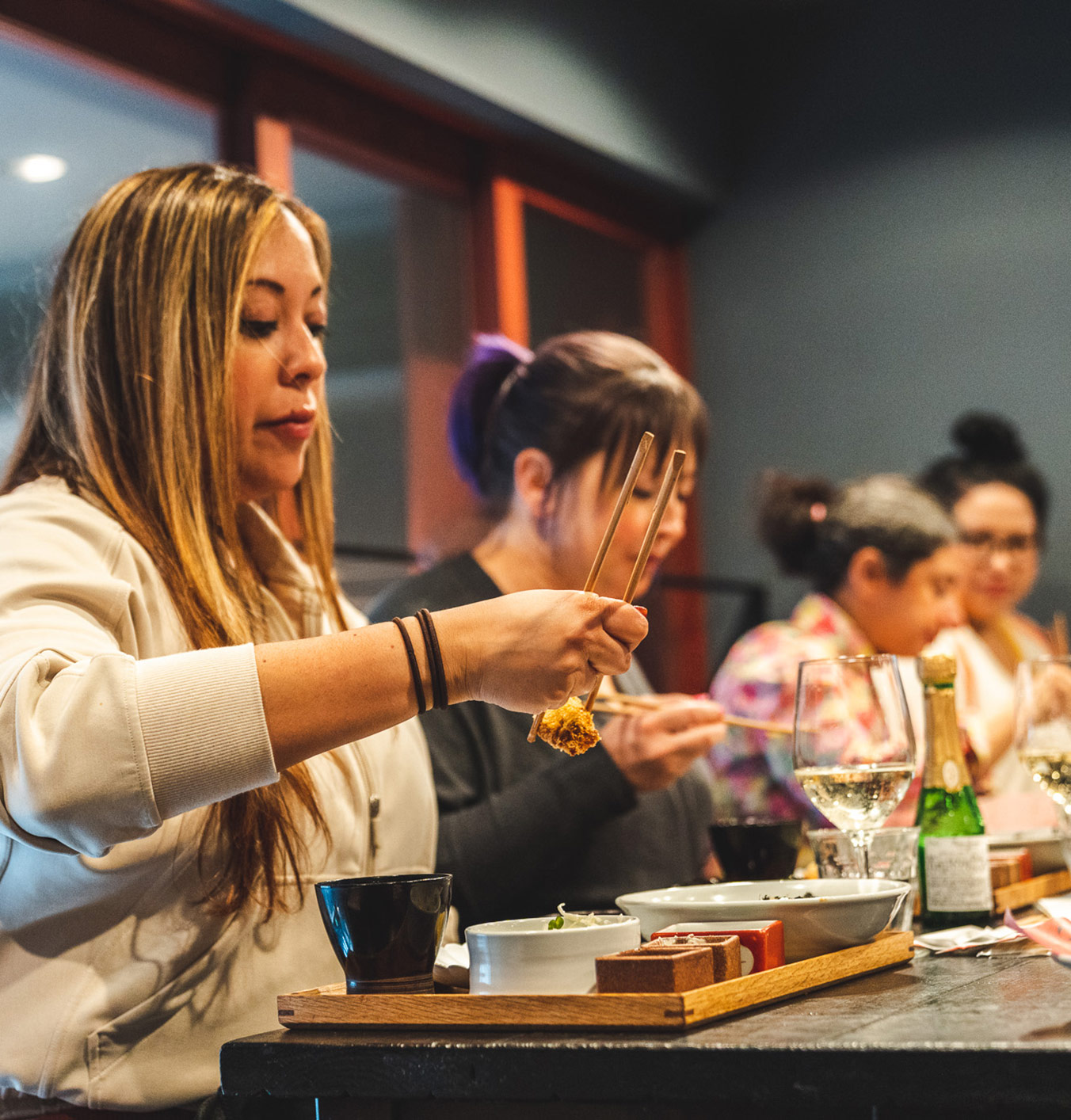 Why is eating alone so popular in Japan?