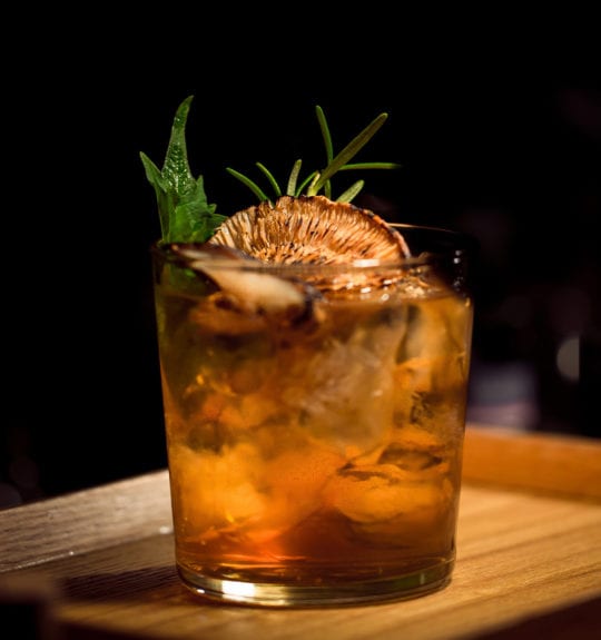 Cocktail bars around the world to discover through solo travel
