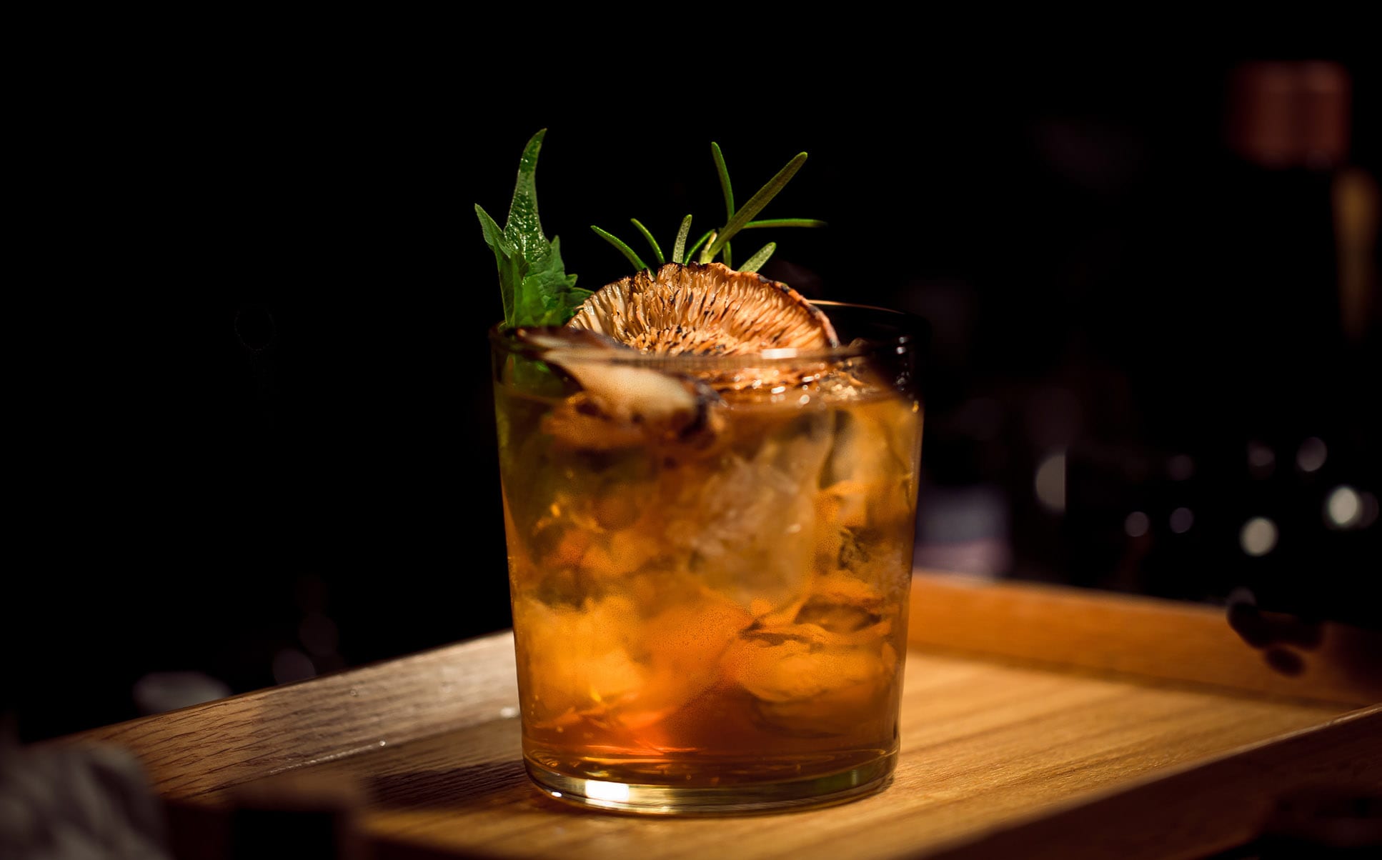 Cocktail bars around the world to discover through solo travel