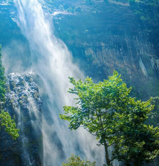 Waterfalls & mountains in Sri Lanka