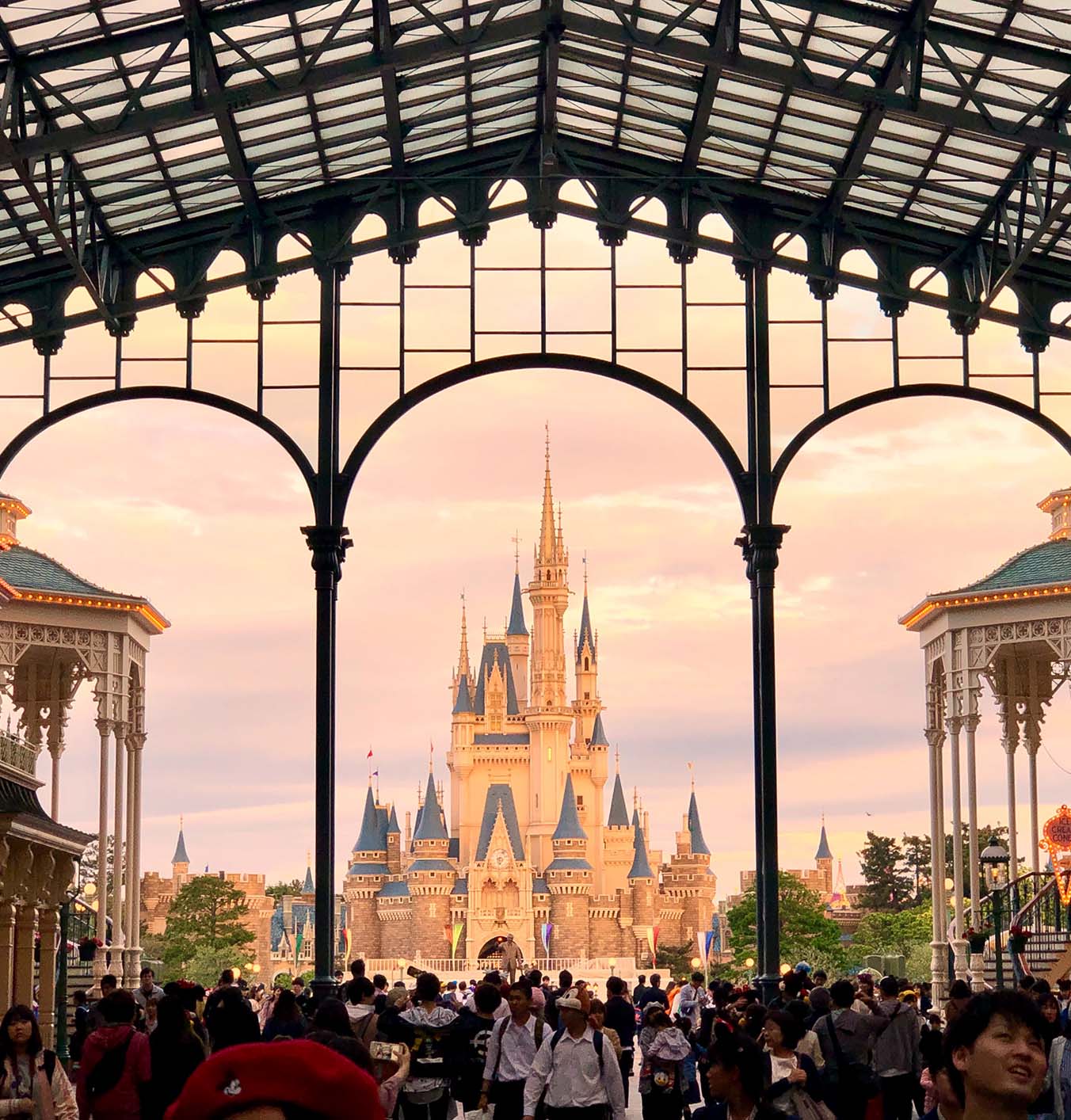 Going to Tokyo Disneyland alone taught me solo travel is great