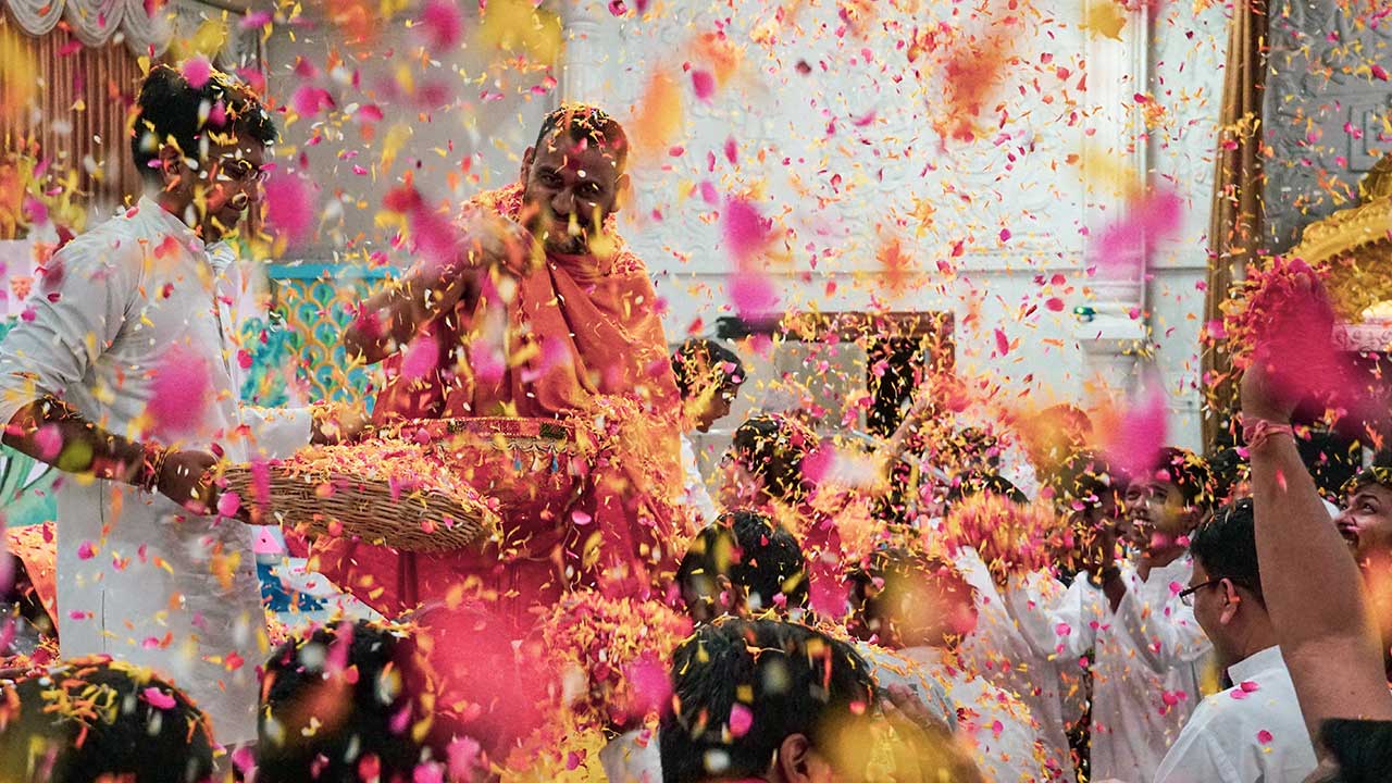 Experience holi on vacation