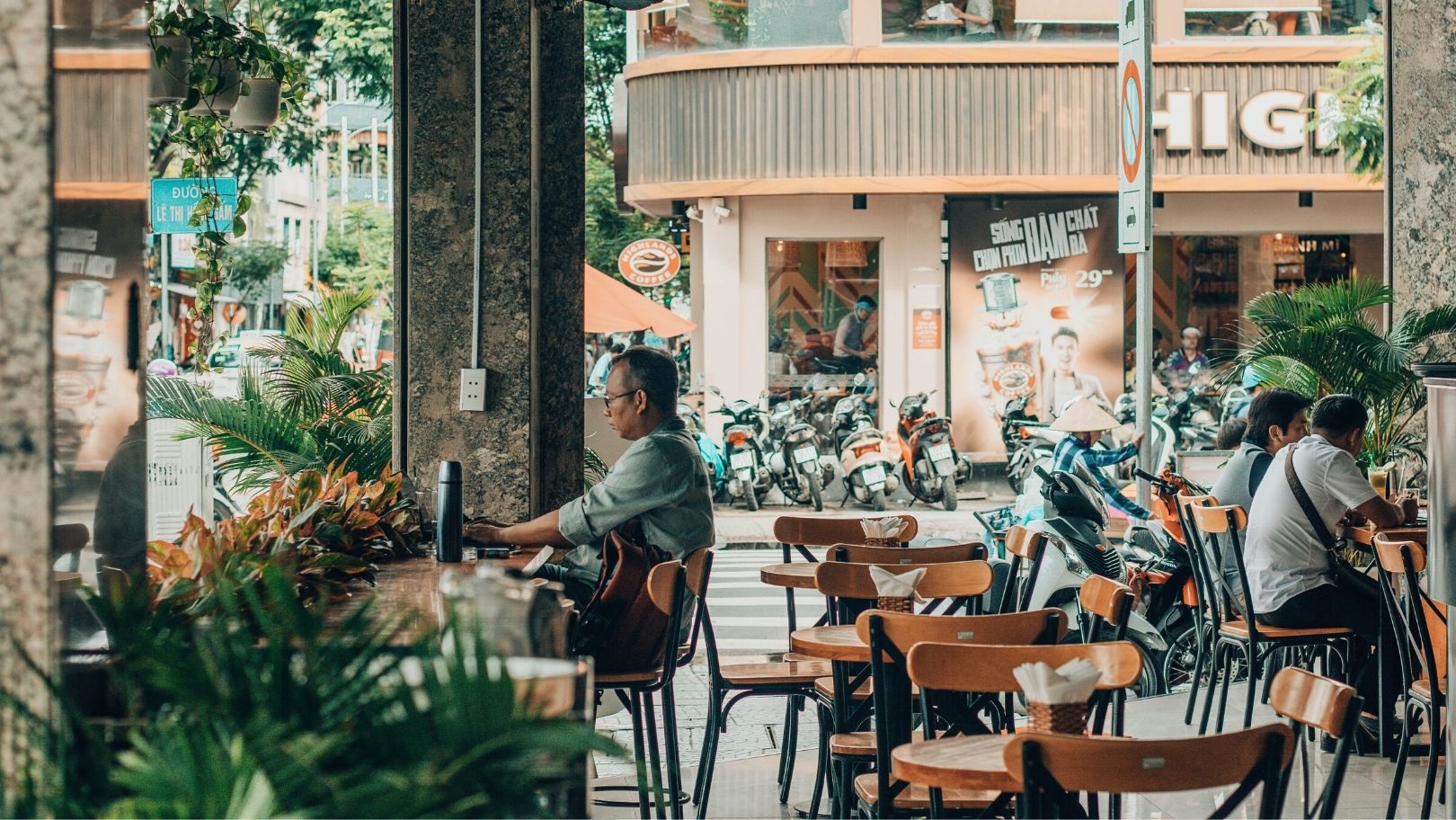 Vietnamese cafe (Tayla Linford on Unsplash)