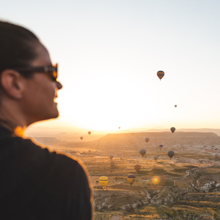 Flash Pack | Vacations For Solo Travelers In Their 30s & 40s