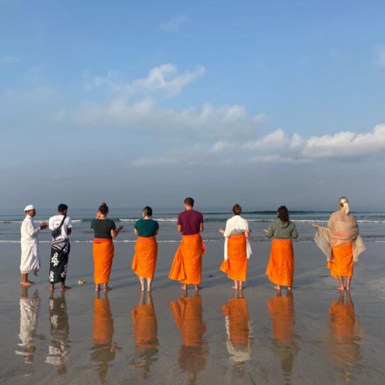 Flashpackers on a Balinese beach